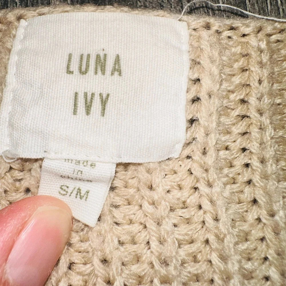 Anthropologie Luna Ivy Woman’s Elegant Cozy V Neck Knit Sweater B8 - Picture 2 of 5